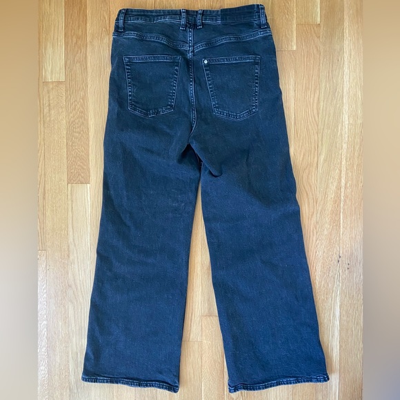 H&M High-Waisted Jeans (Black, sz 6) - Picture 2 of 5